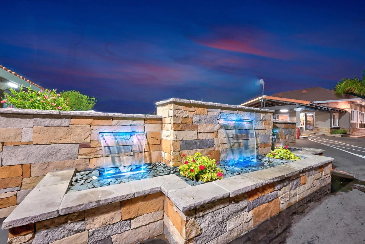 Traveler'S Inn Williams, Ca Modern Renovated Hotel ภายนอก รูปภาพ