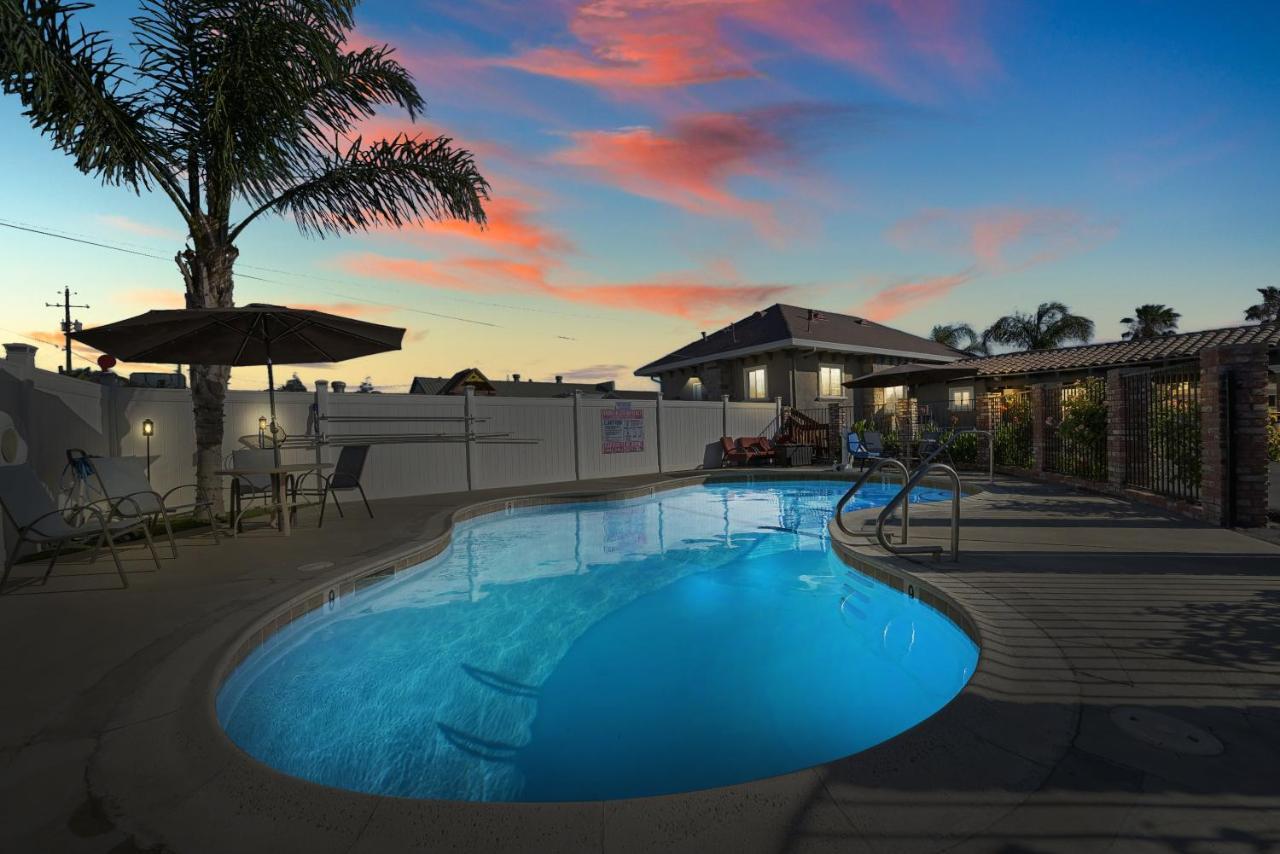 Traveler'S Inn Williams, Ca Modern Renovated Hotel ภายนอก รูปภาพ