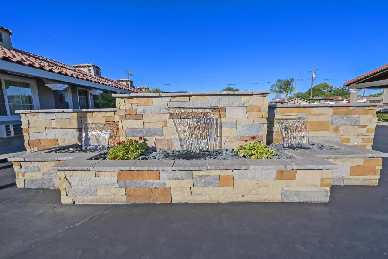 Traveler'S Inn Williams, Ca Modern Renovated Hotel ภายนอก รูปภาพ