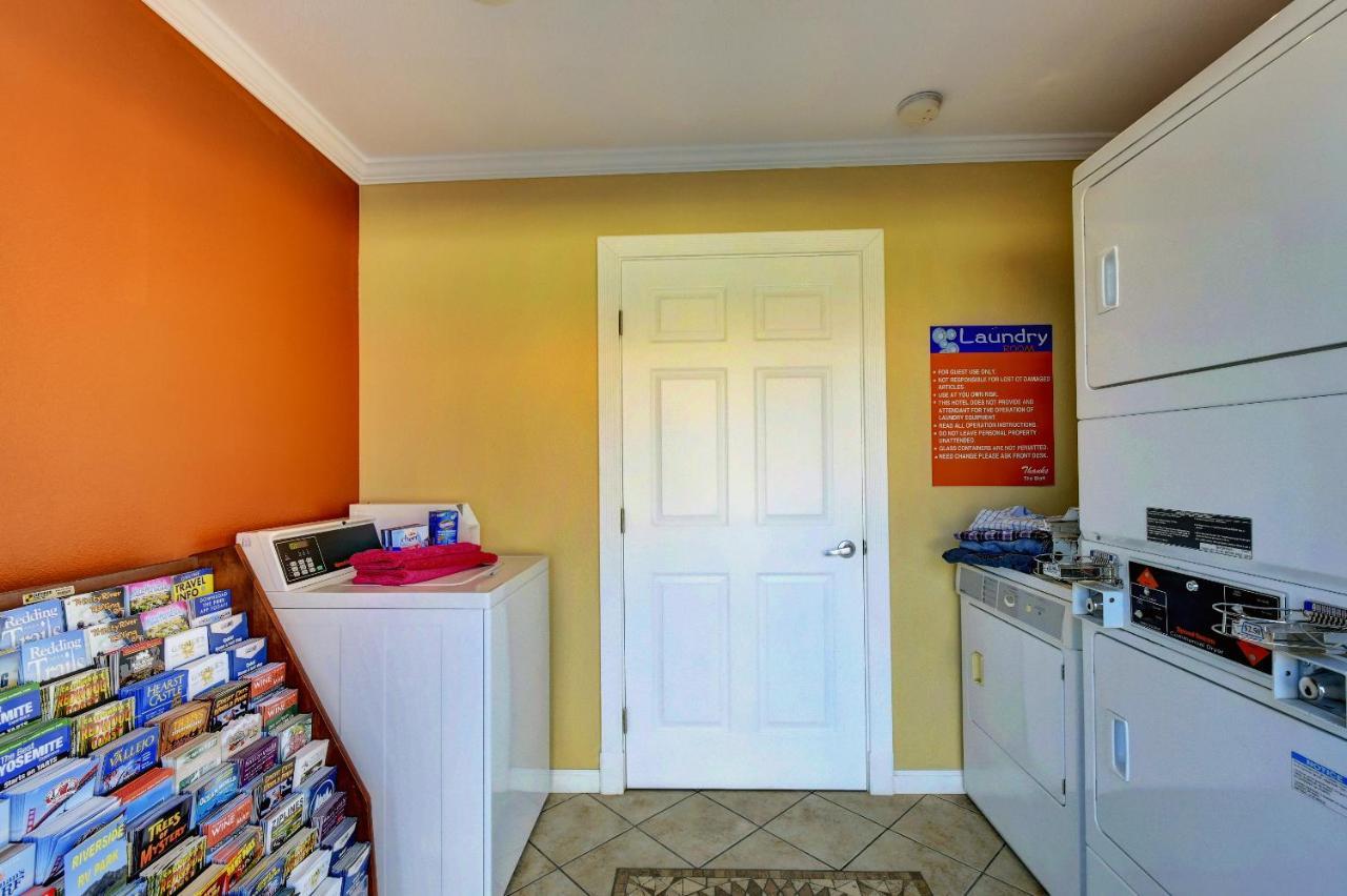 Traveler'S Inn Williams, Ca Modern Renovated Hotel ภายนอก รูปภาพ