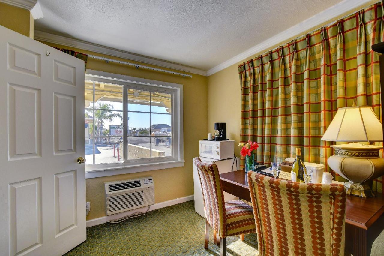 Traveler'S Inn Williams, Ca Modern Renovated Hotel ภายนอก รูปภาพ